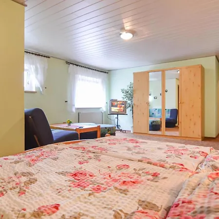 5 Bedroom Nice Home In Heideblick Holiday home