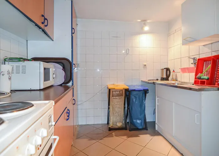 Semesterbostad Lovely In With Kitchen